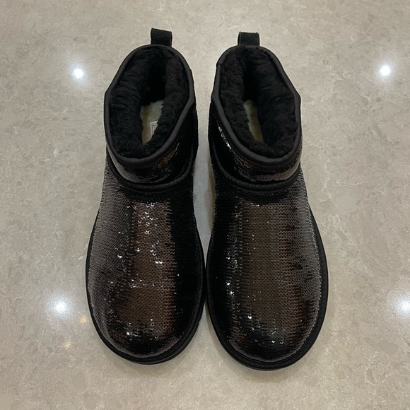 UGG® 1151616 Women's Classic Ultra Mini Mirror Ball Cold Weather Boot Size 7 - Picture 5 of 14